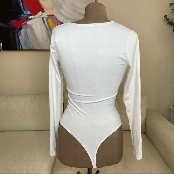 Abercrombie & Fitch Long-Sleeve White Bodysuit - Picture 3 of 8